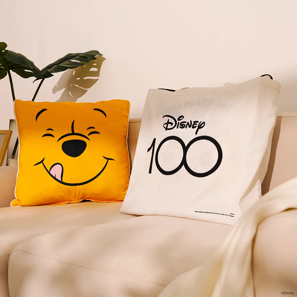 หมอนอิง DISNEY รุ่น Collection ลาย Winnie the pooh ผ้าสีเหลือง