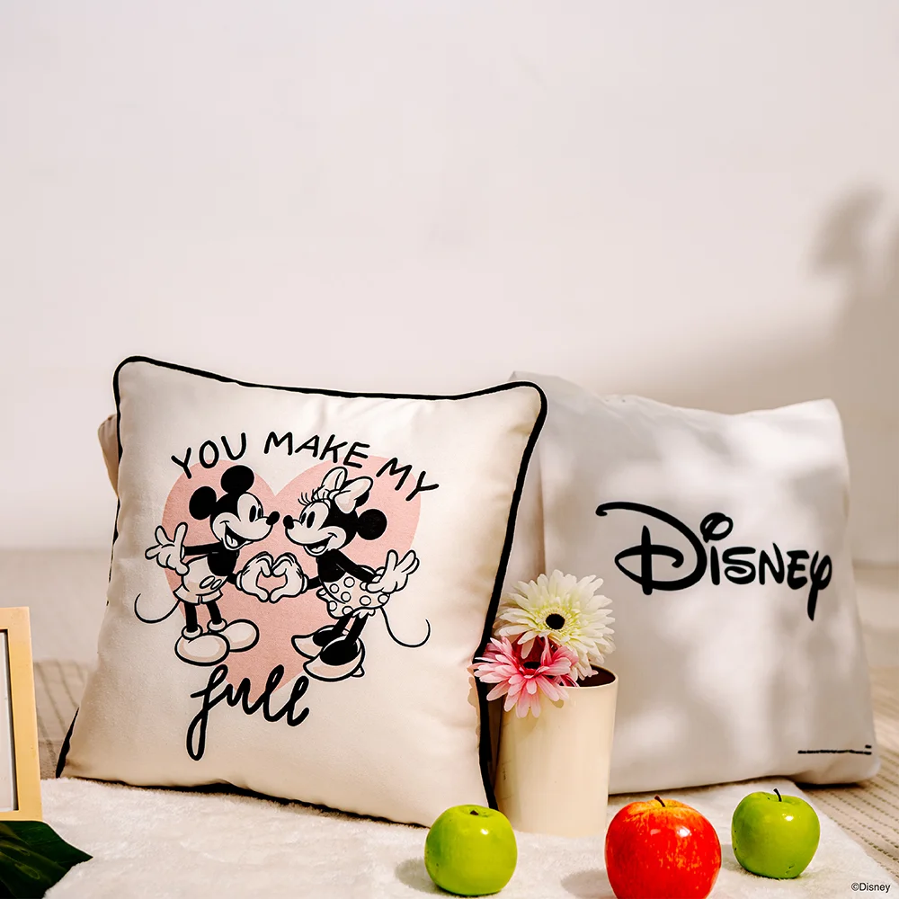 หมอนอิง DISNEY รุ่น Collection วาเลนไทน์ ลาย Mickey Mouse & Minnie mouse ผ้าสีครีม