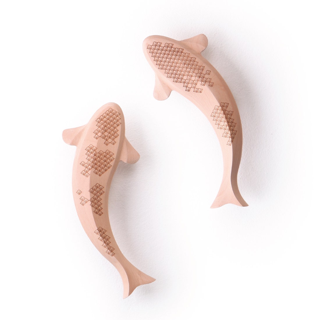 Pana objects ของตกแต่งติดผนัง LI Natural Doisu+Nian Hi2pcs Fish#PN-D053-NT-NHDS สีไม้อ่อน01