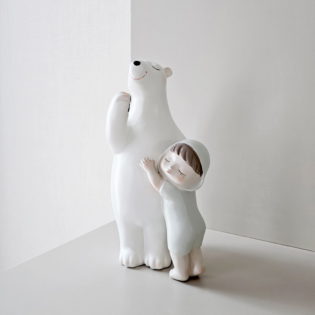 Storehaus Polar Bear Figurine B#FI0035/12x13x25cm